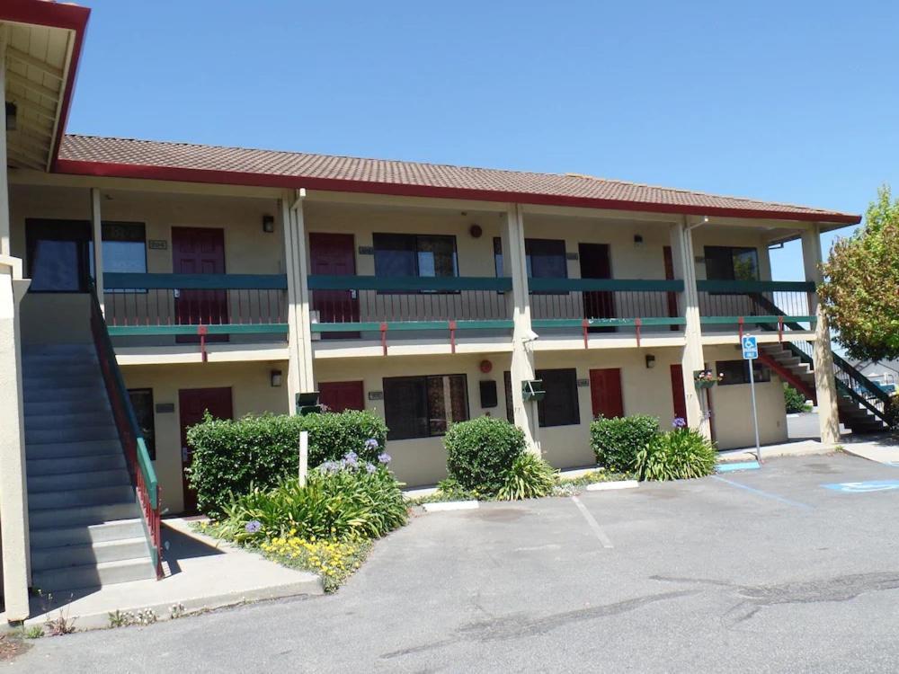 Coastal Valley Inn Castroville Exterior foto